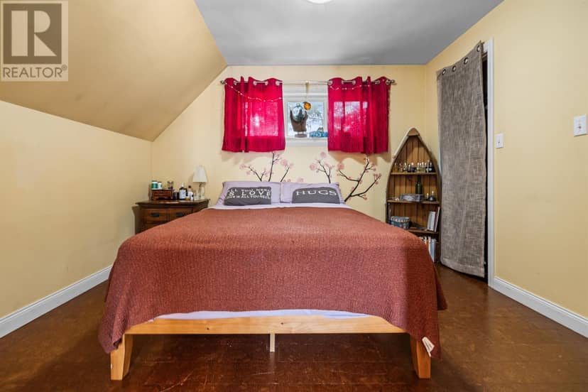 16 Levine Lane — photo 31 of 40