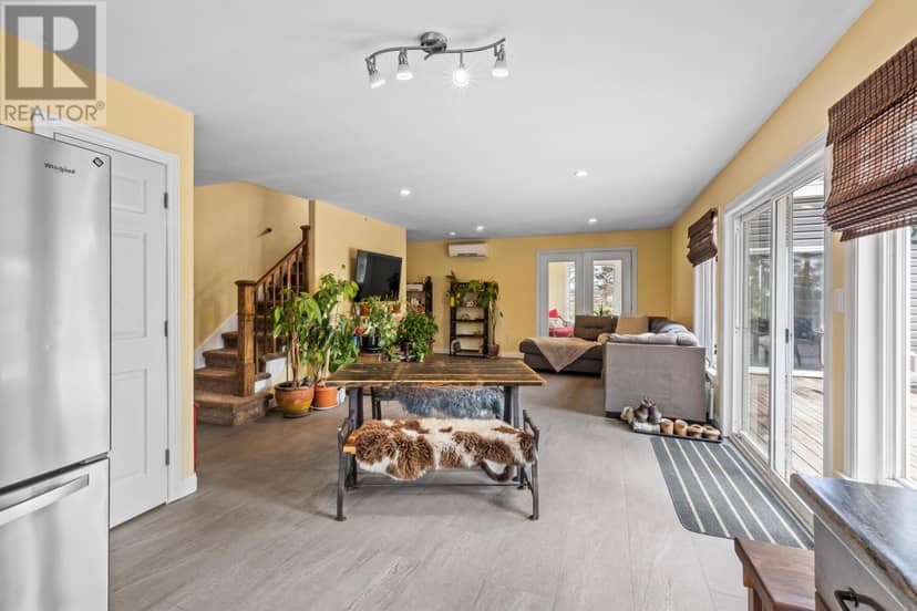 16 Levine Lane — photo 4 of 40