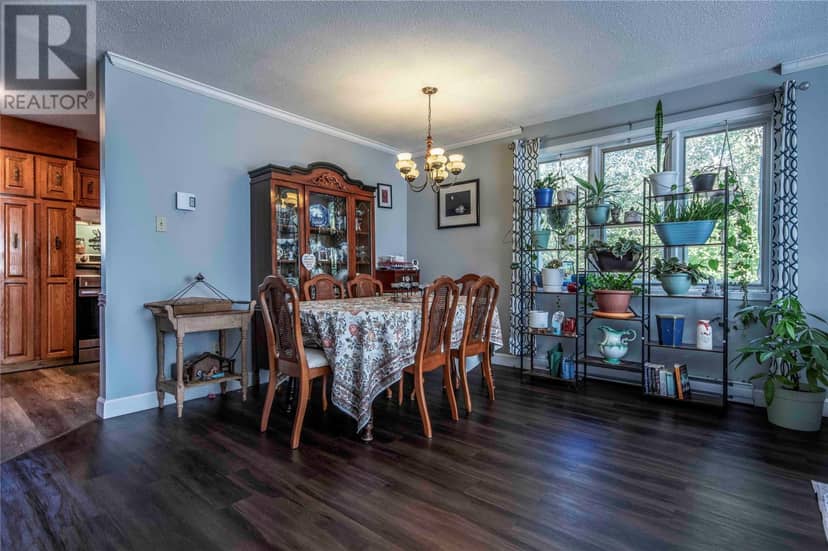 54 Cherrington Street — photo 4 of 18