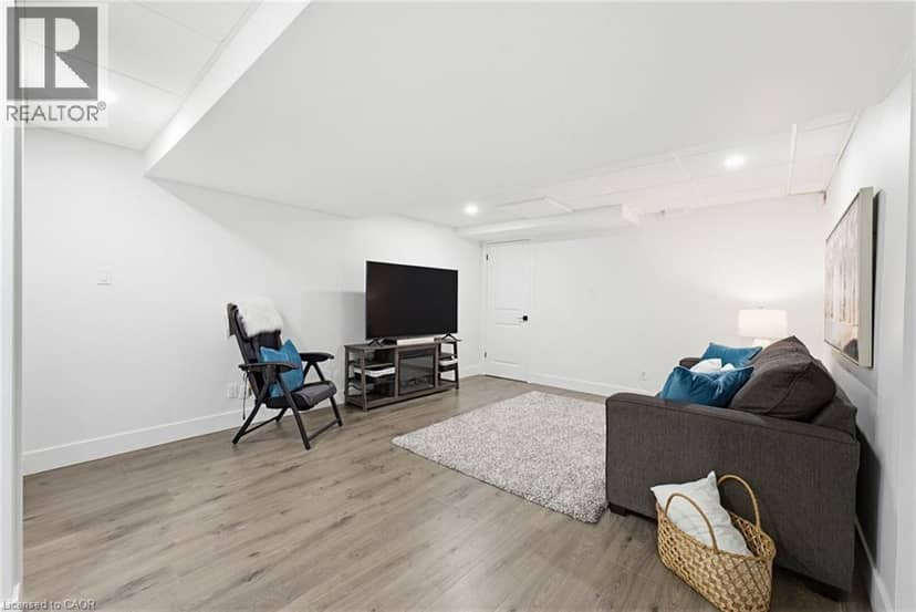 15 DANUBE Drive — photo 33 of 40