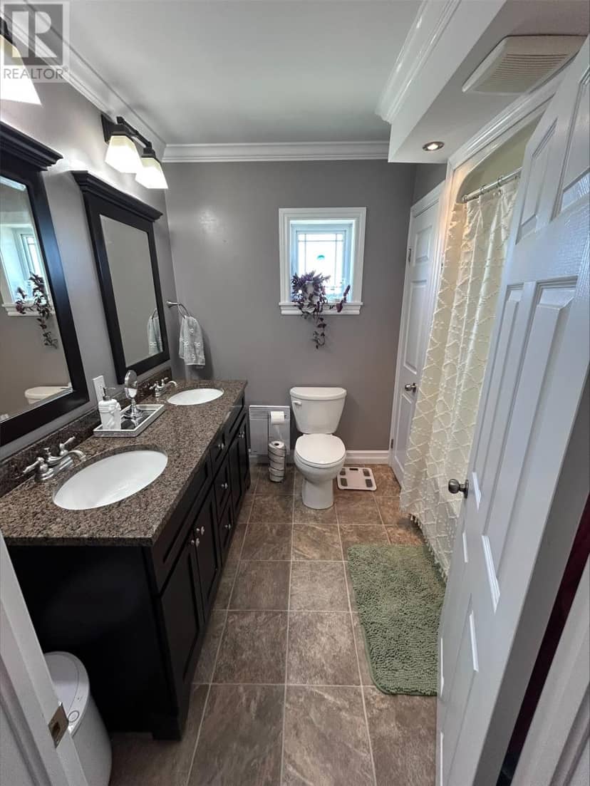 1 Elizabeth Avenue — photo 18 of 19