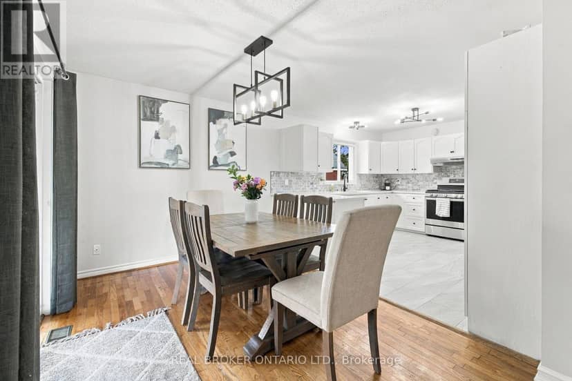 202 Santiago Street — photo 12 of 40