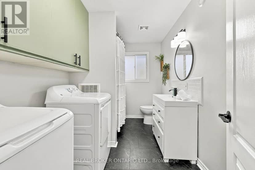 202 Santiago Street — photo 15 of 40