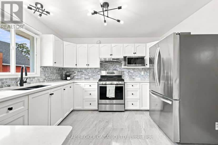 202 Santiago Street — photo 8 of 40