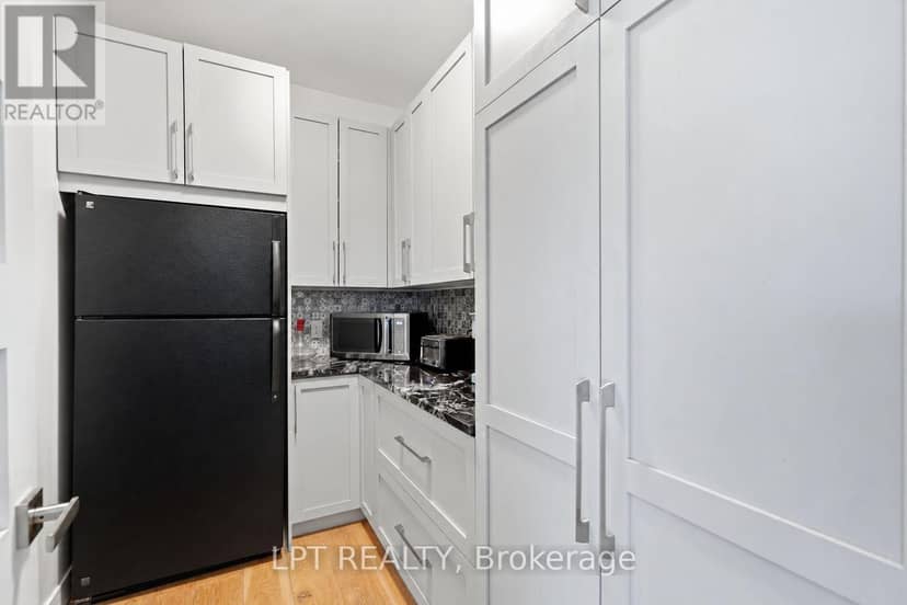 31 Carillon Crescent — photo 10 of 32