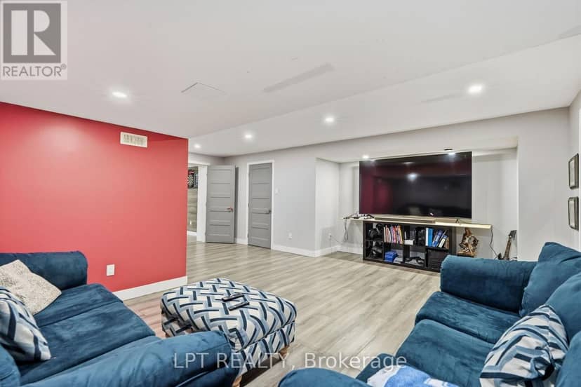31 Carillon Crescent — photo 22 of 32