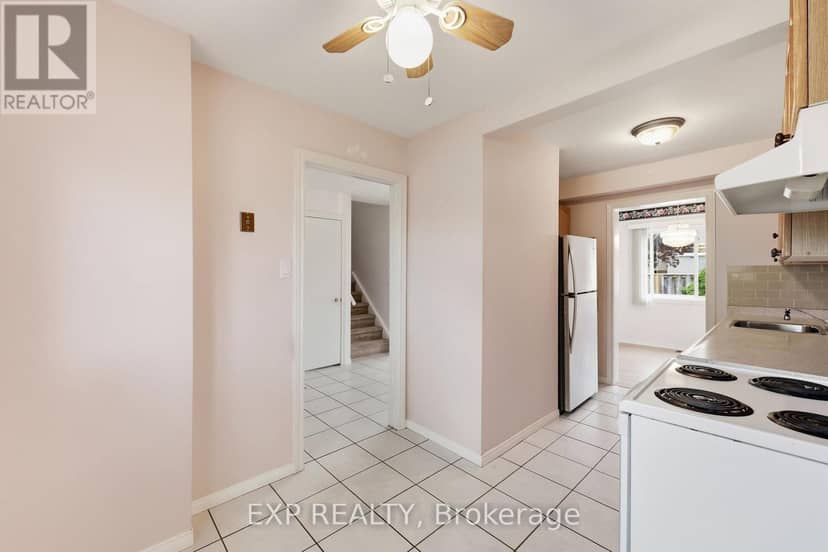 38 - 195 Queen Victoria Drive — photo 14 of 36