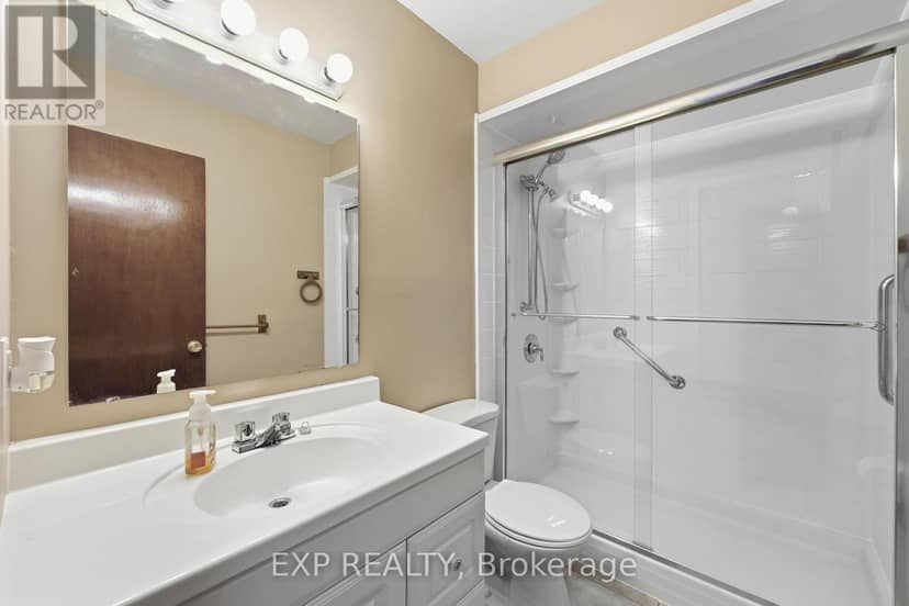 38 - 195 Queen Victoria Drive — photo 24 of 36