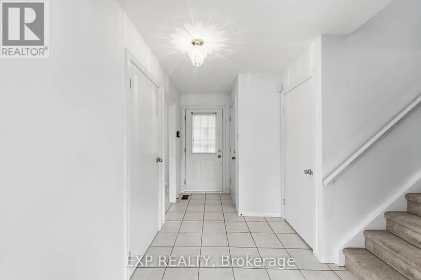 38 - 195 Queen Victoria Drive, Hamilton, photo 3