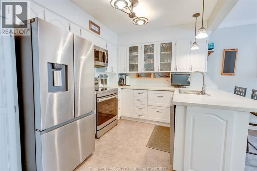 3917 RIVERSIDE East Unit# 9-3917 — photo 13 of 40