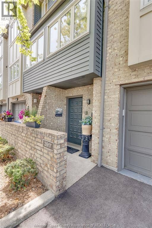 3917 RIVERSIDE East Unit# 9-3917 — photo 2 of 40