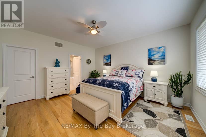 43 Fawndale Crescent — photo 10 of 40