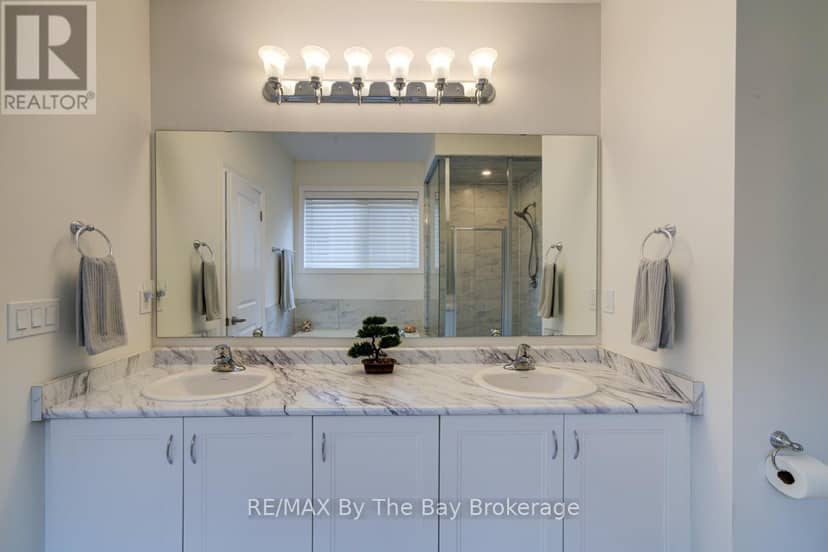 43 Fawndale Crescent — photo 13 of 40