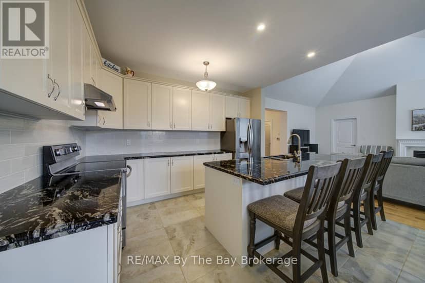 43 Fawndale Crescent — photo 21 of 40