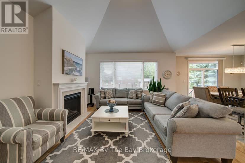 43 Fawndale Crescent — photo 6 of 40