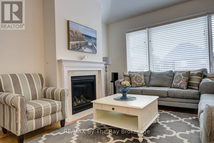 43 Fawndale Crescent — photo 8 of 40