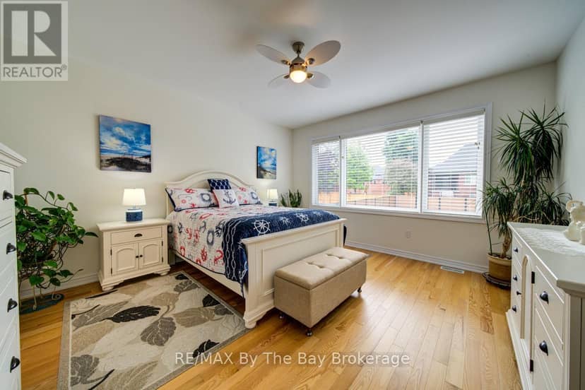 43 Fawndale Crescent — photo 9 of 40