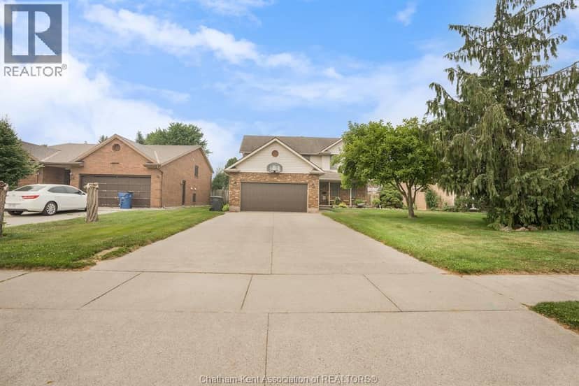 30 Orangewood Boulevard — photo 2 of 40