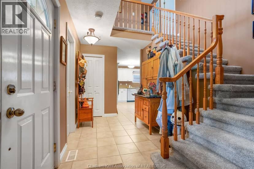 30 Orangewood Boulevard — photo 15 of 40
