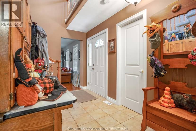 30 Orangewood Boulevard — photo 14 of 40
