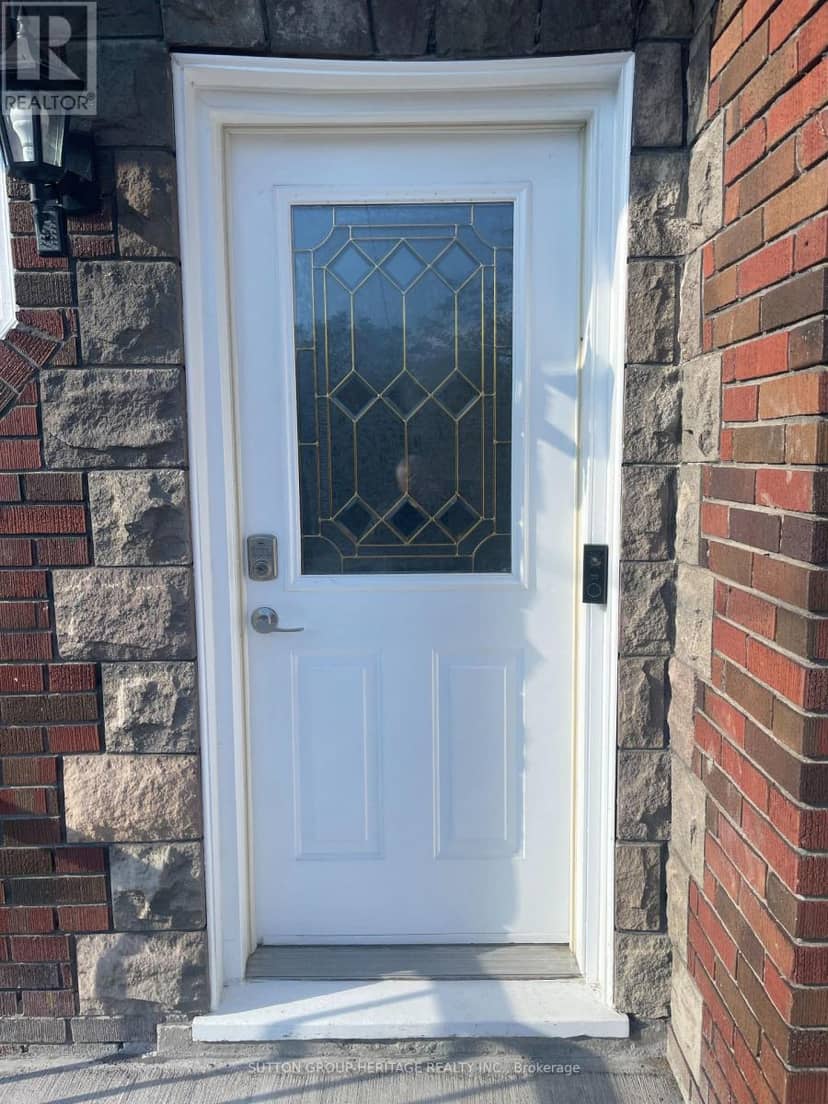 236 McNaughton Avenue, Oshawa, photo 2