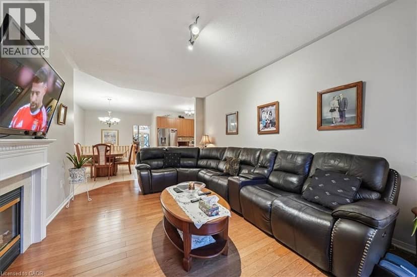 52 MISTYCREEK Crescent — photo 10 of 40