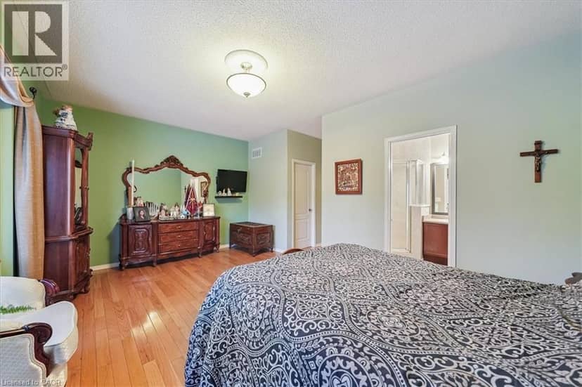 52 MISTYCREEK Crescent — photo 19 of 40
