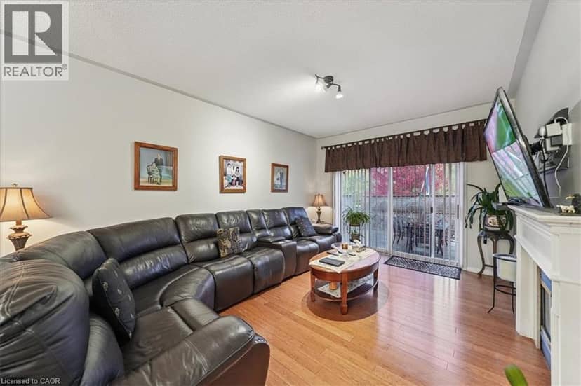 52 MISTYCREEK Crescent — photo 9 of 40