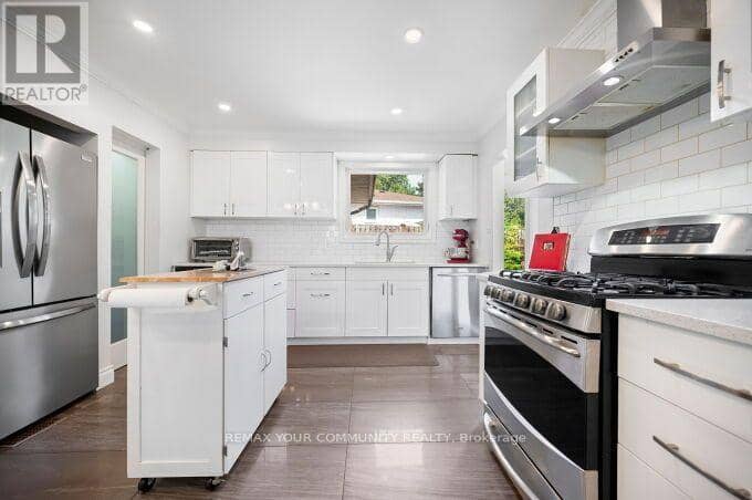 3202 Centennial Drive E — photo 13 of 40