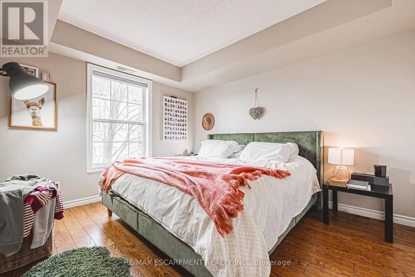 313 - 1451 Walkers Line — photo 13 of 31