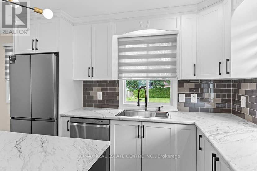 1030 Yonge Street S, Brockton, photo 4