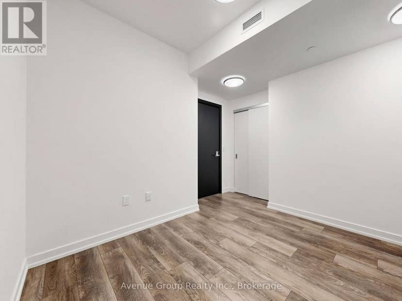 1210 - 15 Wellington Street S — photo 22 of 40