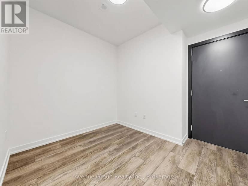 1210 - 15 Wellington Street S — photo 23 of 40