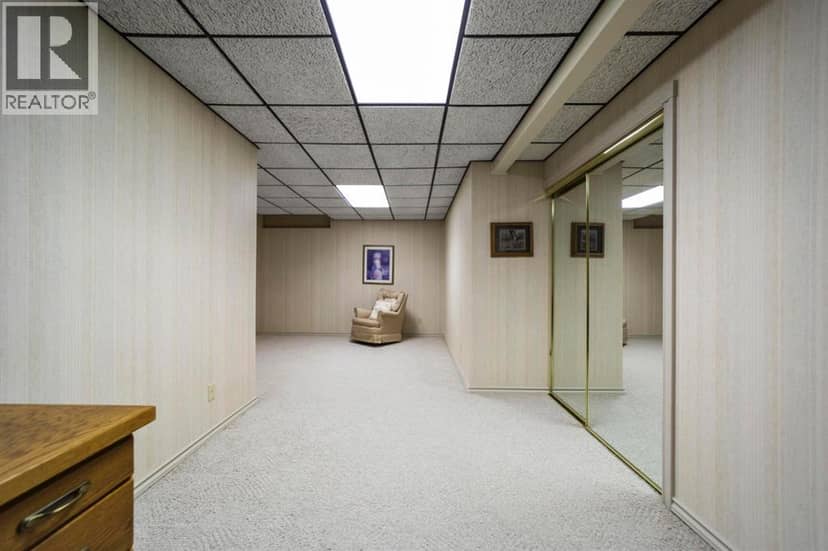 5302 61 Street Close — photo 38 of 40