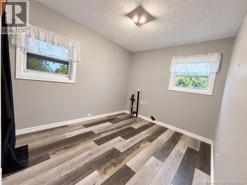 333 Victoria Street — photo 9 of 23