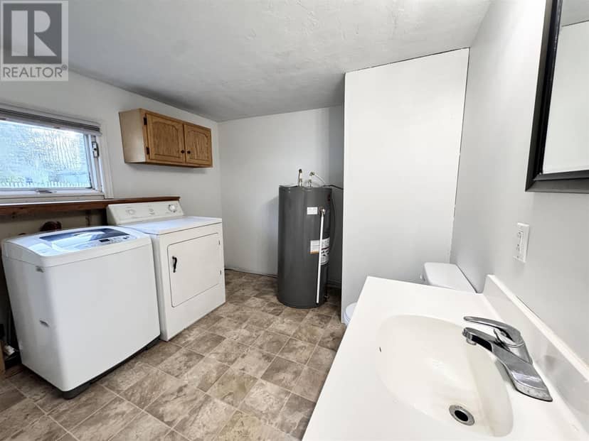 3 Fontaine DR — photo 15 of 22