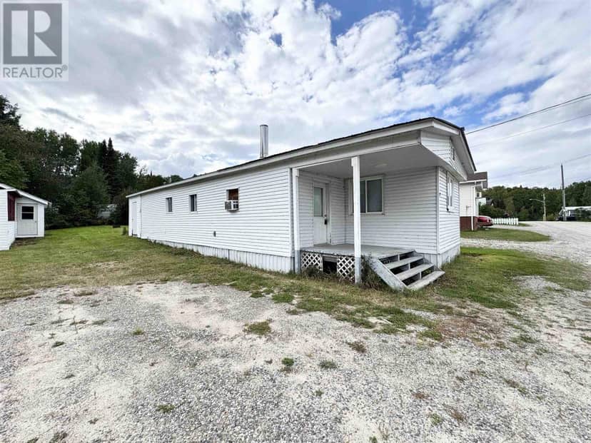 3 Fontaine DR — photo 1 of 22