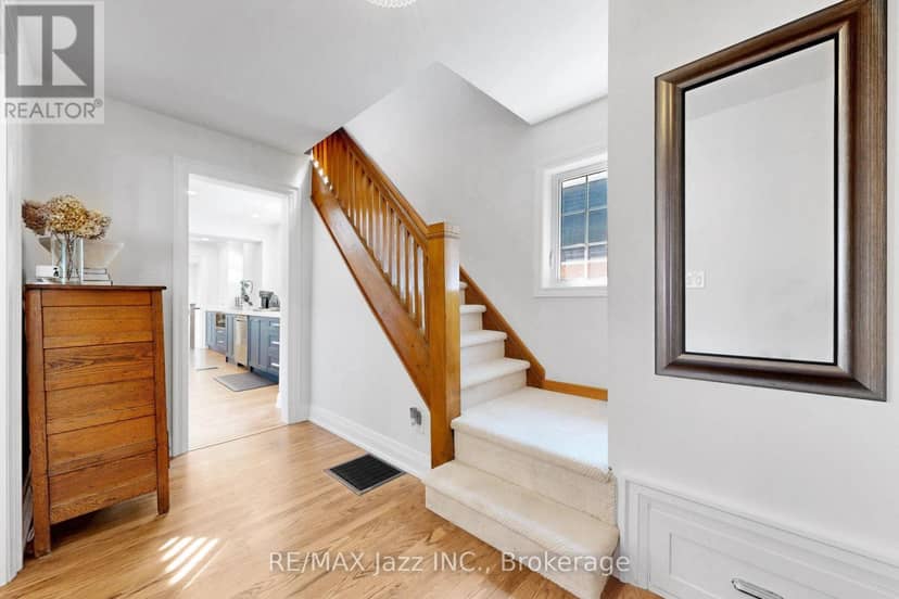 559 Masson Street — photo 4 of 22
