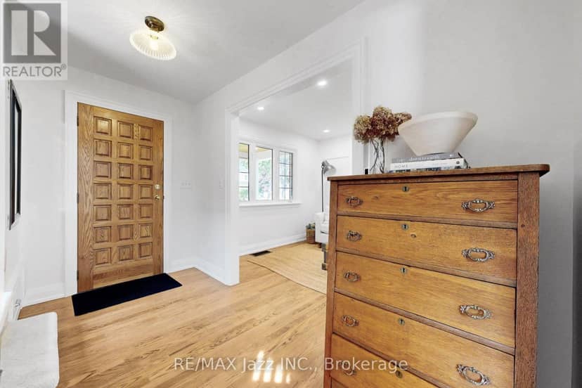 559 Masson Street — photo 5 of 22