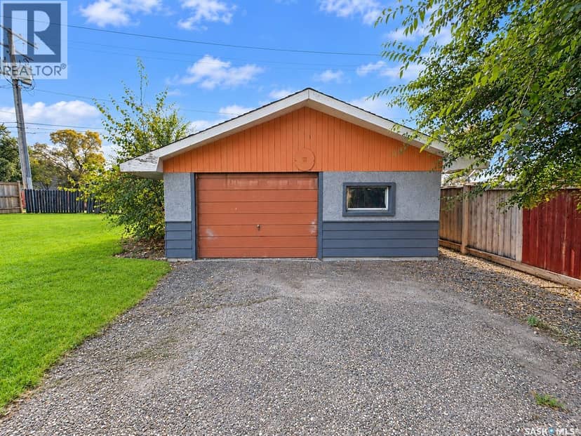 351 26th STREET, Battleford, photo 2