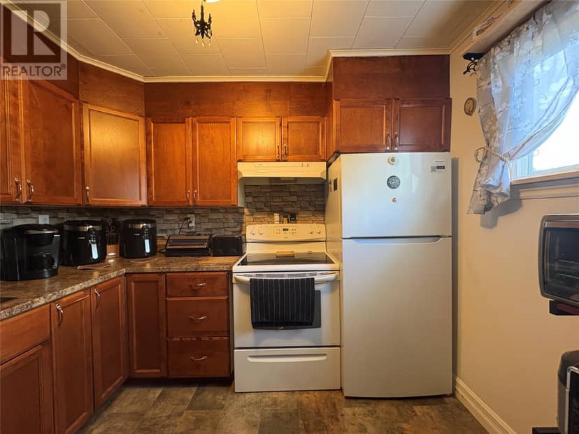 914 Main Street — photo 3 of 27