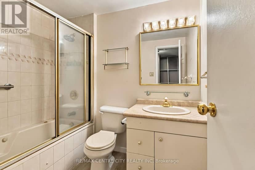 78 - 159 Sandringham Crescent — photo 19 of 23