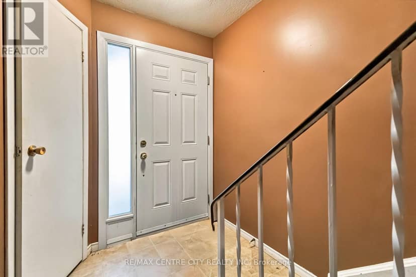 78 - 159 Sandringham Crescent, London South, photo 4
