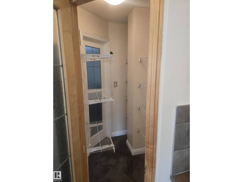 13812 149 AV NW — photo 10 of 31