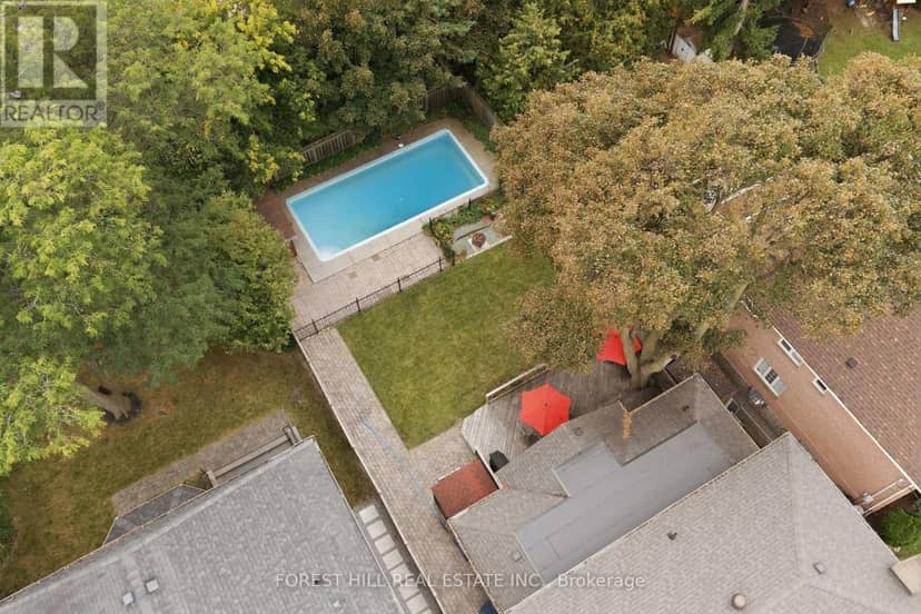 11 Urbandale Avenue, Toronto, photo 3