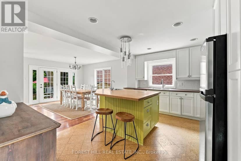 11 Urbandale Avenue, Toronto, photo 5