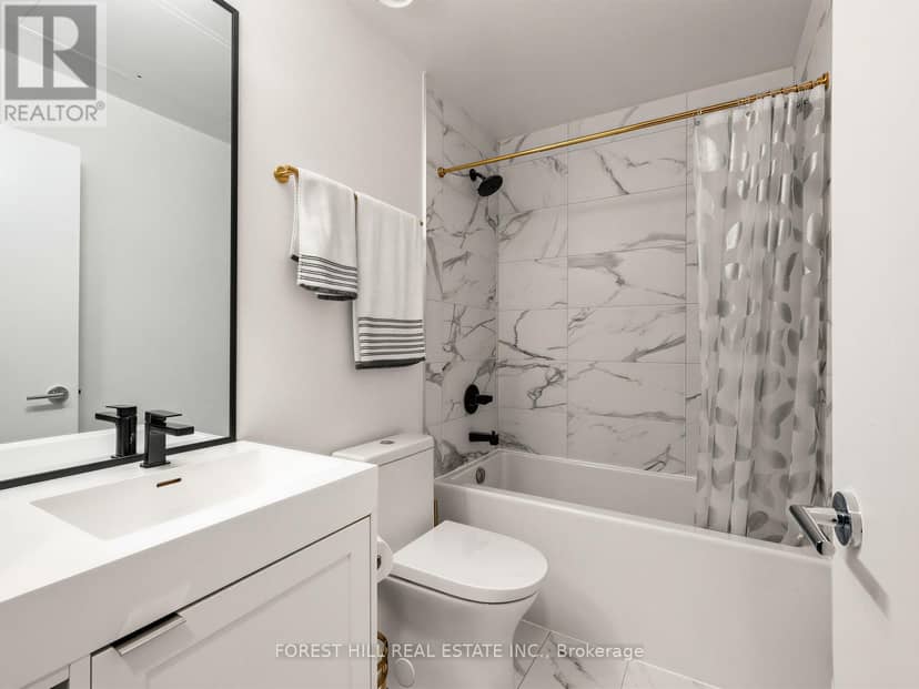 703 - 250 Lawrence Avenue W — photo 15 of 30