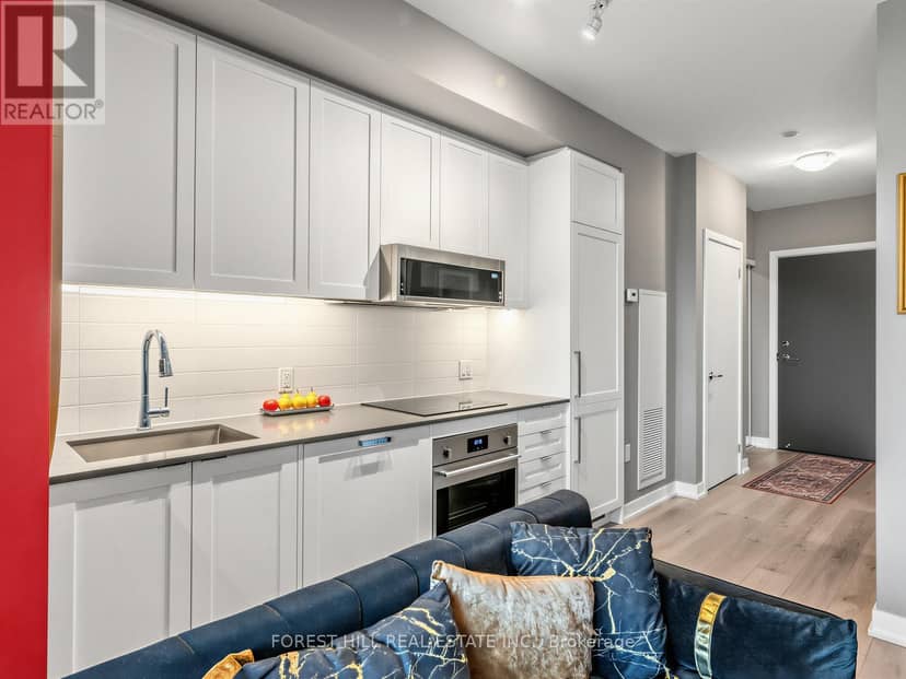 703 - 250 Lawrence Avenue W, Toronto, photo 3