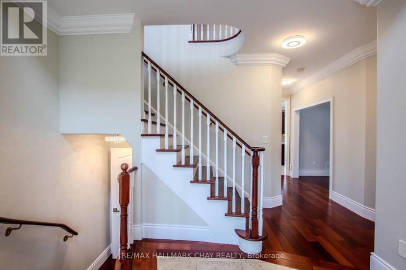 104 Succession Crescent — photo 4 of 40