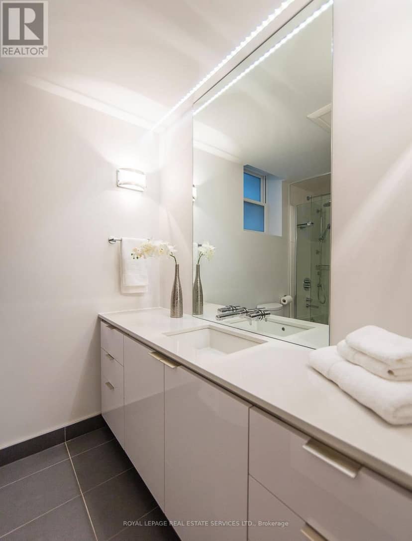 137 High Park Avenue — photo 10 of 25